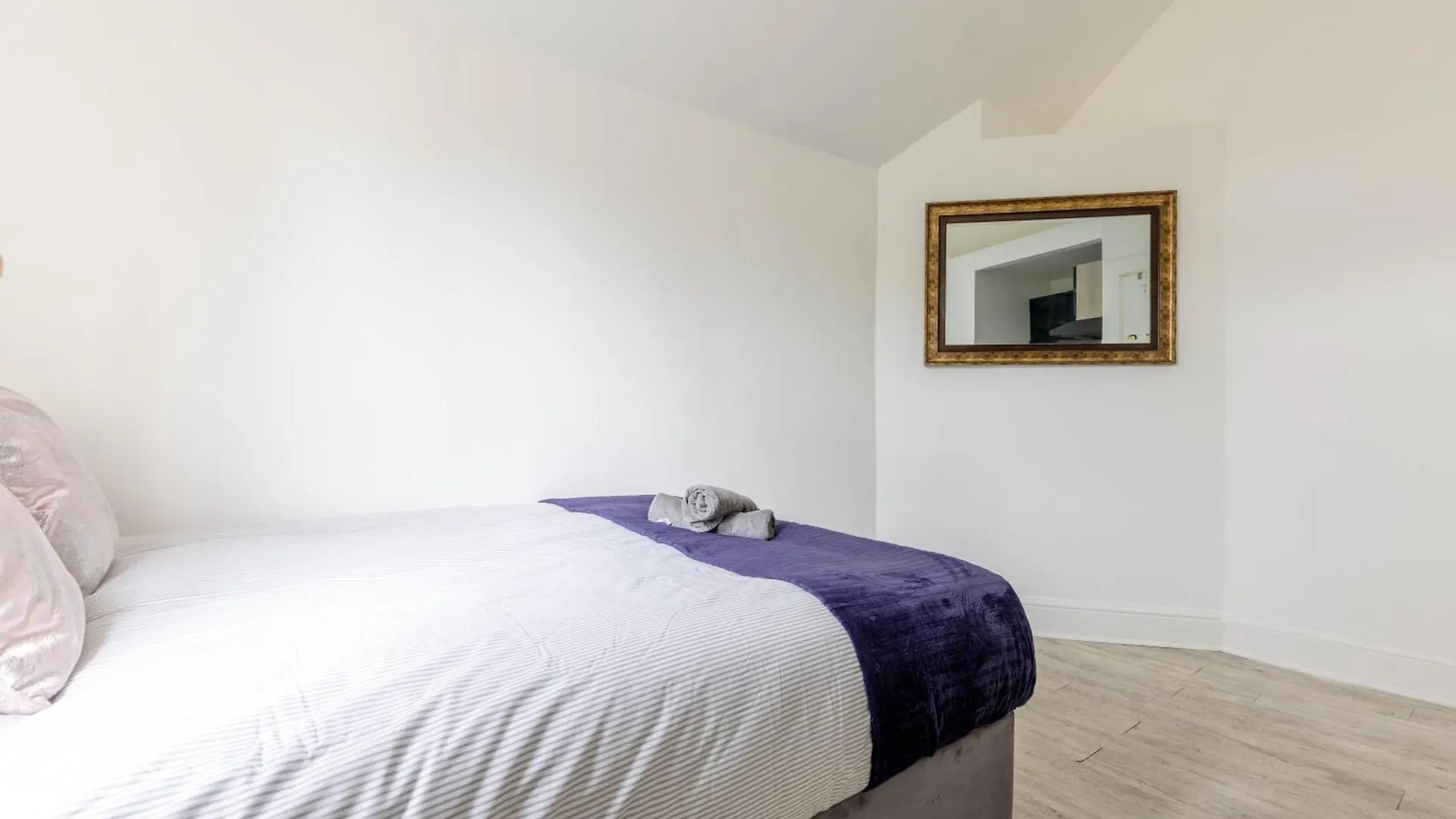 Apartment Hanbury Studios London