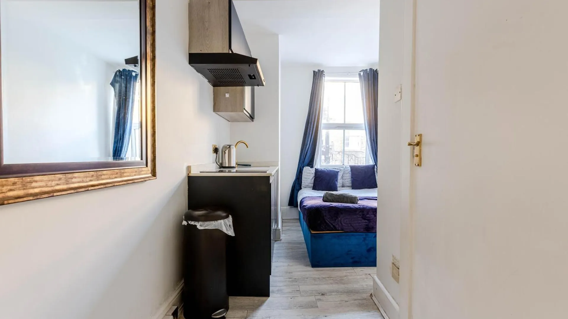 Apartment Hanbury Studios London